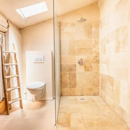 Appt Moderne Ac 2br 3p 5min-st Tropez 아파트 쎙뜨호뻬